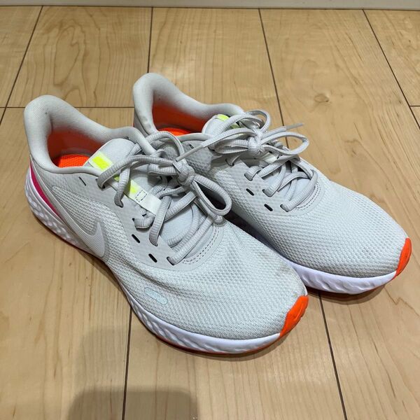 NIKE ランニングシューズ レディース ホワイト/オレンジ/ピンク