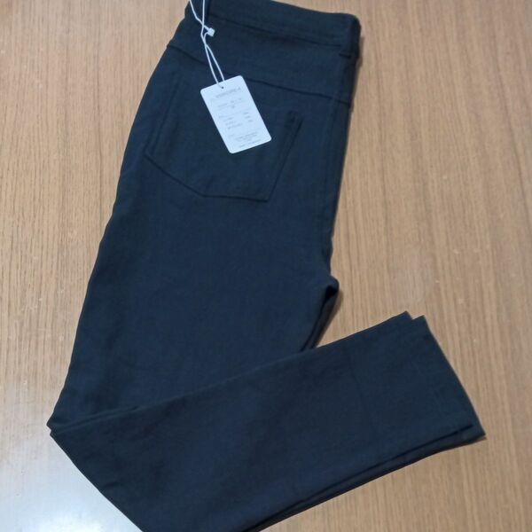 新品タグ付き付きしまむらツイルレギパン ストレッチパンツ Mサイズ ロングパンツ ストレッチ レギンスパンツ 伸縮性