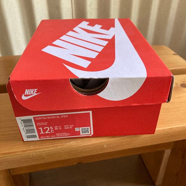 ナイキ NIKE スニーカー空箱のみ 靴空箱 収納箱 12,5cm DIY キッズサイズ
