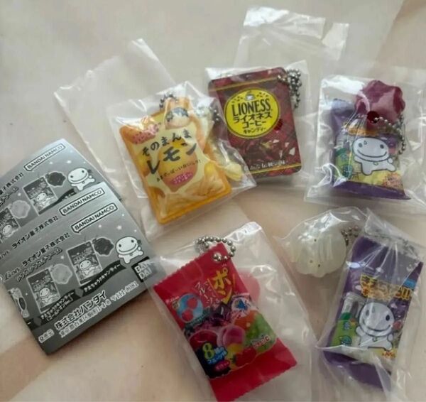 ライオン菓子株式会社 シャカシャカチャーム ガチャ ガチャガチャ コンプ コンプリート 5種セット きえちゃう!!キャンディー