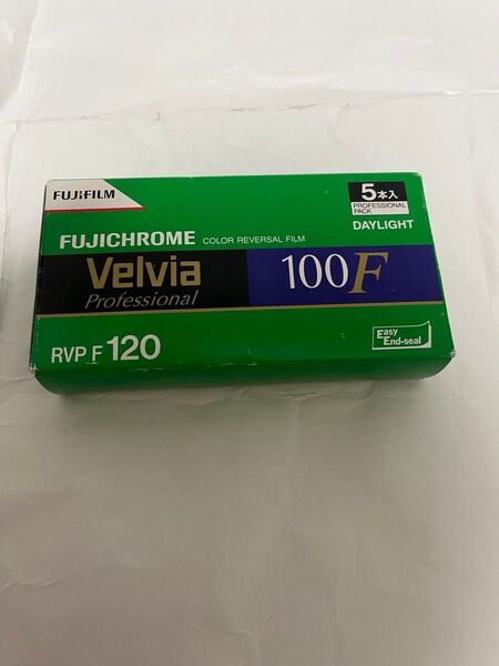 富士フイルム Velvia 100F 120 カラーリバーサル 5本入り 期限切れ