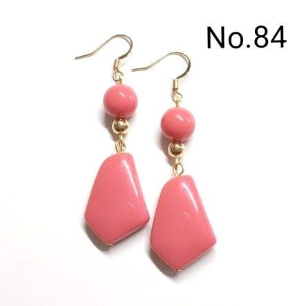 No.84 ハンドメイドピアス イヤリング 樹脂ピアス アクリルパーツ ペンタゴン ピンク アクセサリー