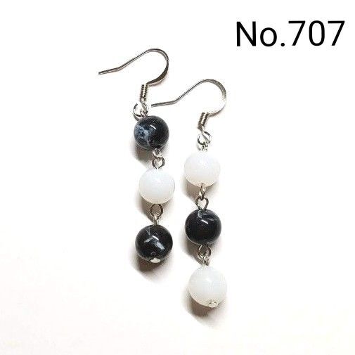No.707 ハンドメイドピアス イヤリング 樹脂ピアス アクリルビーズ ブラックマーブル ホワイトマーブル アクセサリー