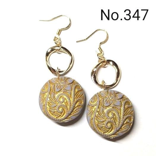No.347 ハンドメイドピアス イヤリング 樹脂ピアス アクリルパーツ 平丸 花模様 グレージュ ライトパープル ゴールド