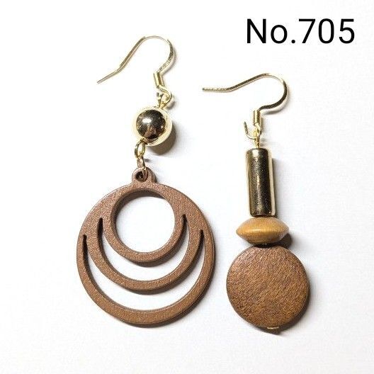 No.705 ハンドメイドピアス イヤリング 樹脂ピアス ウッドパーツ ブラウン系 ゴールド アシンメトリー アクセサリー