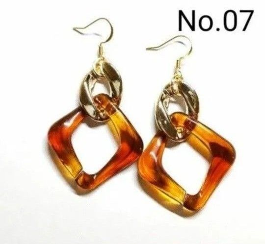 No.07 ハンドメイドピアス イヤリング 樹脂ピアス アクリルチェーンパーツ べっ甲カラー ゴールド 大ぶり アクセサリー