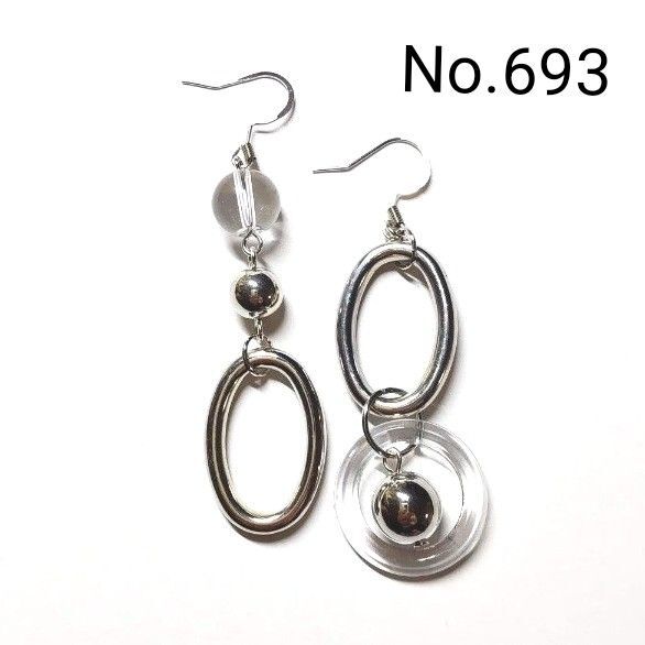 No.693 ハンドメイドピアス イヤリング 樹脂ピアス クリアパーツ シルバーフープ アシンメトリー アクセサリー