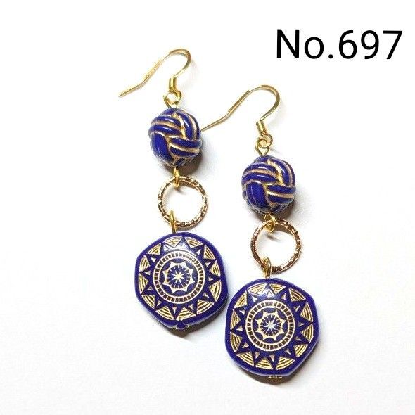 No.697 ハンドメイドピアス イヤリング 樹脂ピアス アンティーク調パーツ ブルー ゴールド アクセサリー
