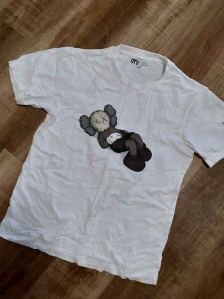ユニクロ KAWS コラボT 半袖 Sサイズ