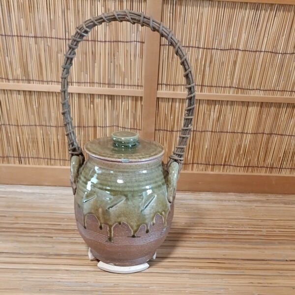 信楽焼 火消し壺 茶道具 水屋道具 陶器製の蓋付き壺 USED