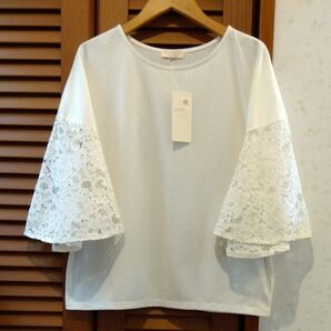 新品 綿素材 白のトップス 袖レース