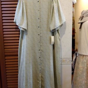 新品 小花柄ワンピース グリーン系