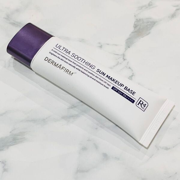 DERMAFIRM 日焼け止め化粧下地ウルトラスージングサンメイクアップベース