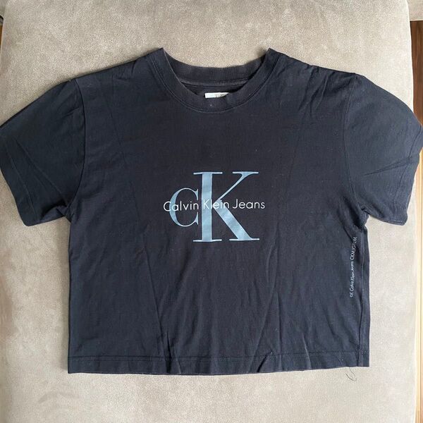 Calvin Klein Jeans カルバンクライン Tシャツ ショート丈
