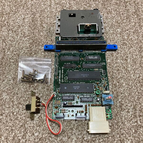 動作確認済 任天堂 ファミリーコンピュータ ファミコン 後期 基板 外装ビス