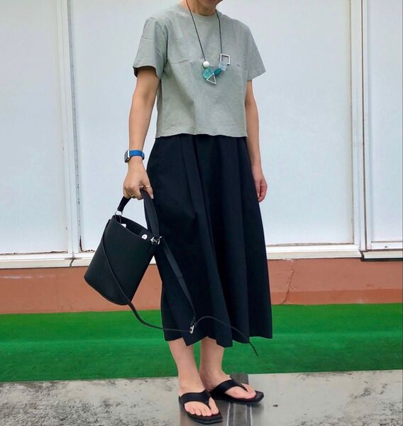 ユニクロ スラブジャージークロップドTシャツ