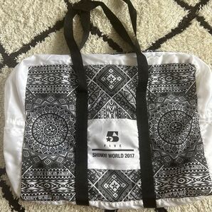 SHINee WORLD 2017 FIVE 公式 テイクアウトバッグ テミン オニュ ジョンヒョン ミンホ ミノ キー