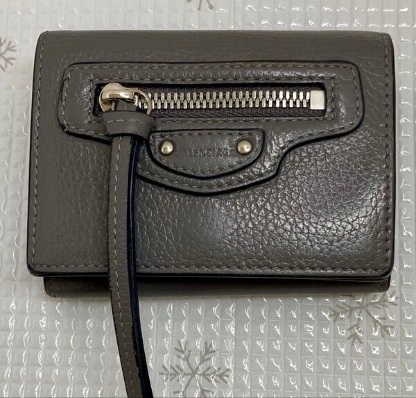 BALENCIAGAネオクラシック コンパクト三つ折りウォレット
