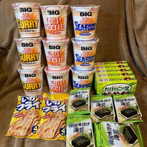④食品詰め合わせ カップヌードル たけのこの里 いかフライ 韓国海苔