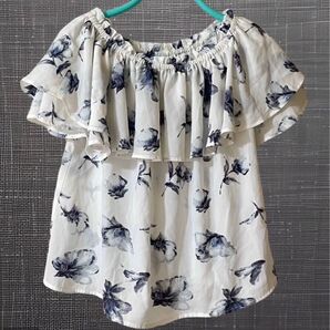 新品 花柄フリルオフショルダートップス 肩出し トップス フリル 半袖カットソー 半袖 トップス