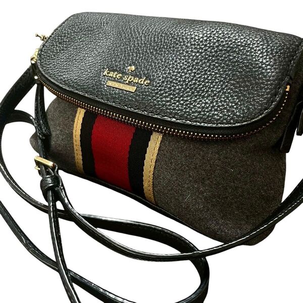 kate spade ケイトスペード ニューヨーク ショルダーバッグ サコッシュ ウール レザー 異素材 斜め掛け グレー