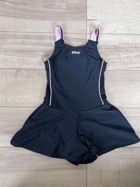 130㎝ FILA 水着 キュロットタイプ 小学生
