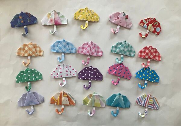 ハンドメイド 折り紙 傘 20本 壁面飾り プレゼント 保育園 児童館 幼稚園 施設 まとめ購入120円引