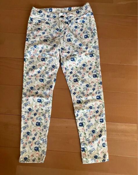 美品 CINEMA CLUB 花柄パンツ アンクル スキニー Sサイズ Honeys