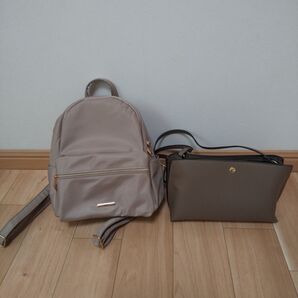 レガートラルゴ かるいショルダーバッグ ハニーズ ミニリュック 淡色 ベージュ系