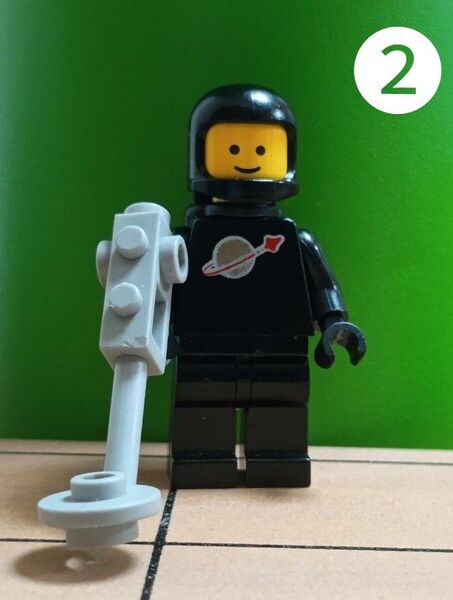 LEGO レゴ ミニフィグ 初期 宇宙飛行士 黒色 ゴールドムーン 探知機付き クラシックスペース 80年代 オールドレゴ
