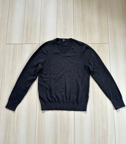 (972)UNIQLO ダークグレー Vネック 長袖ニット Sサイズ