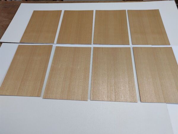 ベニヤ突板タモ柾目315mm×215mm×2.7mm厚= 8枚