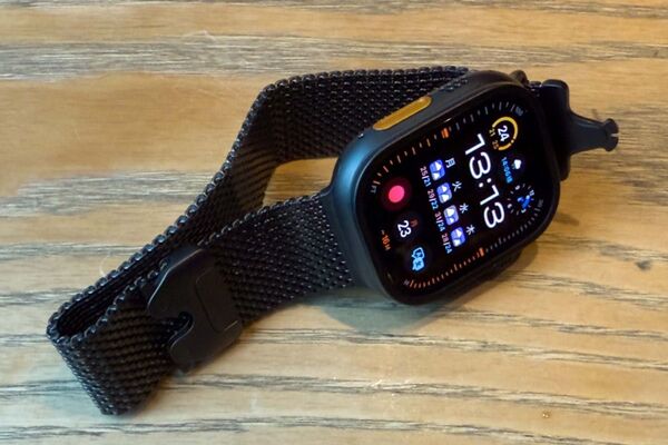 Apple Watch ultra2 チタニウムミラネーゼループ 中古美品