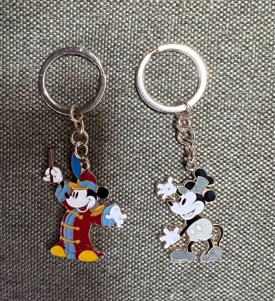 TDR TDL 東京ディズニーランド ミッキーキーホルダー、キーチェーン、チャーム セット 未使用品