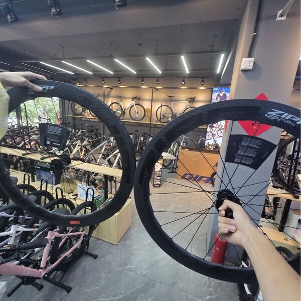 zipp 454 nsw カーボンホイール shimano フリーボディ