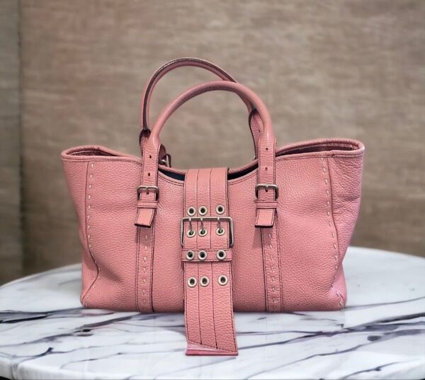 最終値下げ accessoires de mademoiselle ピンクレザーハンドバッグ 本革 クラシカルなワンハンドルベルト