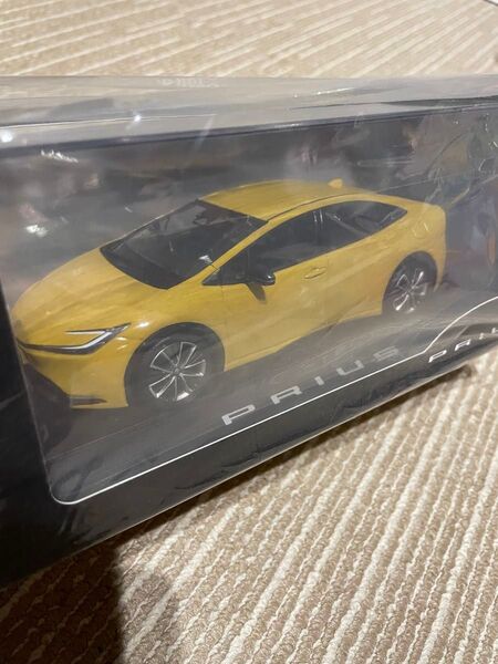 トヨタ カラーサンプル ミニカー PRIUS プリウス 非売品ミニカー マスタード