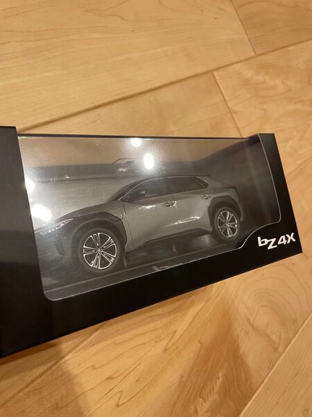 bz4x カラーサンプル 非売品ミニカー 1/30スケール バイカラー トヨタ