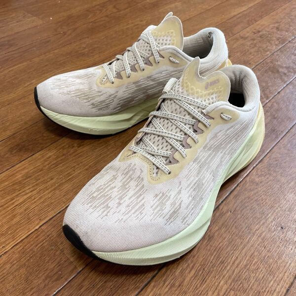 アシックスASICSノヴァブラスト3NOVABLAST27.0ランニングマラソン アディダス ナイキ adidas スニーカー軽量