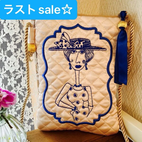 ロラライハリス刺繍★ブルーレディ★サテンキルティングポーチ ロープつき ポシェット スマホショルダー