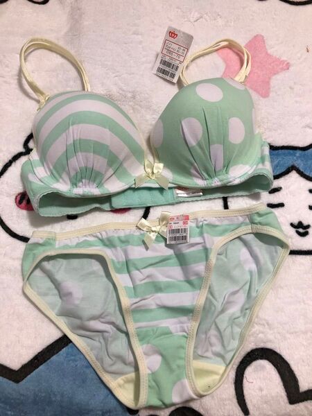 65 エメフィール aimerfeel ブラジャーショーツ セット 廃盤品