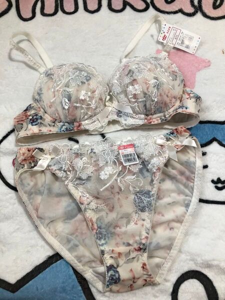 71 エメフィール aimerfeel ブラジャーショーツ セット 廃盤品
