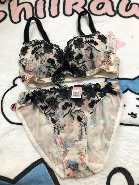 73 エメフィール aimerfeel ブラジャーショーツ セット 廃盤品