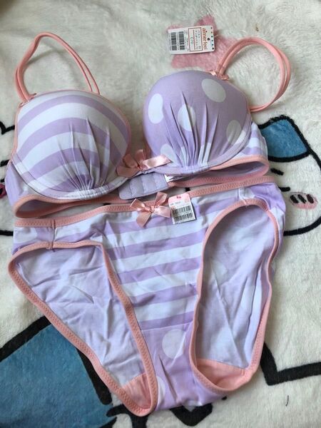 84 エメフィール aimerfeel ブラジャーショーツ セット 廃盤品