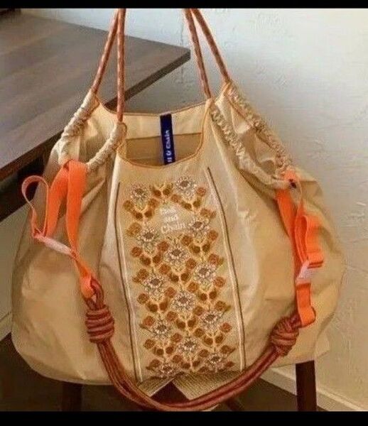 ストラップ紐付 花柄 フラワー柄 刺繍バッグ Мサイズ エコバッグ トートバッグ ベージュ オレンジ ショルダー付 綺麗