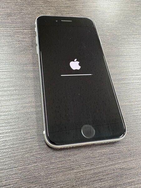 iPhone SE2 ホワイト SIMロック解除済み SIMフリー 128GB Apple