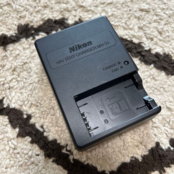 Nikon MH-31 バッテリーチャージャー 充電器 ニコン