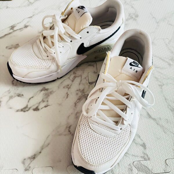 NIKE ナイキ Air Max エアマックス エクシー 23.5㎝ ホワイト NIKE ナイキ AIR スニーカー