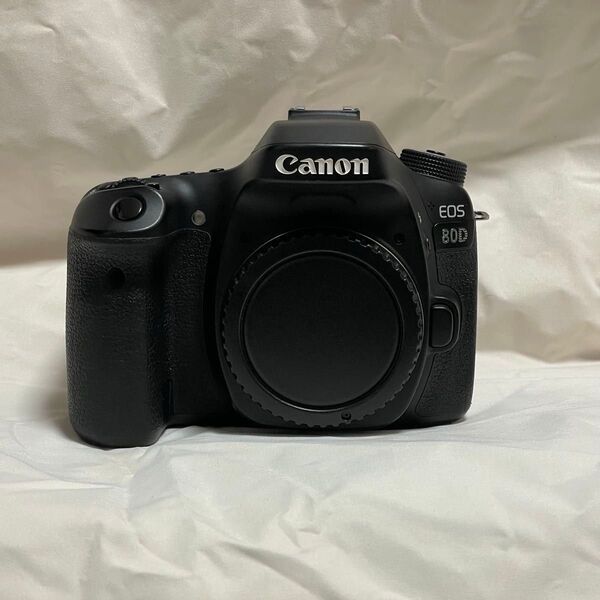 即納! Canon EOS 80D ボディ ストラップ バッテリー3つセット