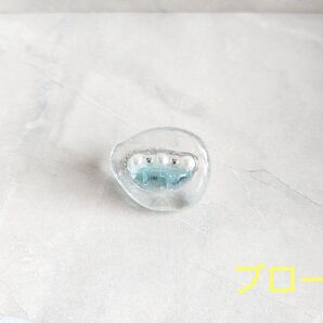 【お薦め】◆ハンドメイド◆ブローチ◆シーグラス◆レジン◆シルバー系◆パール◆シンプル◆